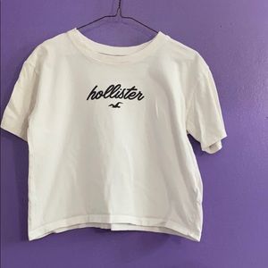 white hollister cropped tshirt
